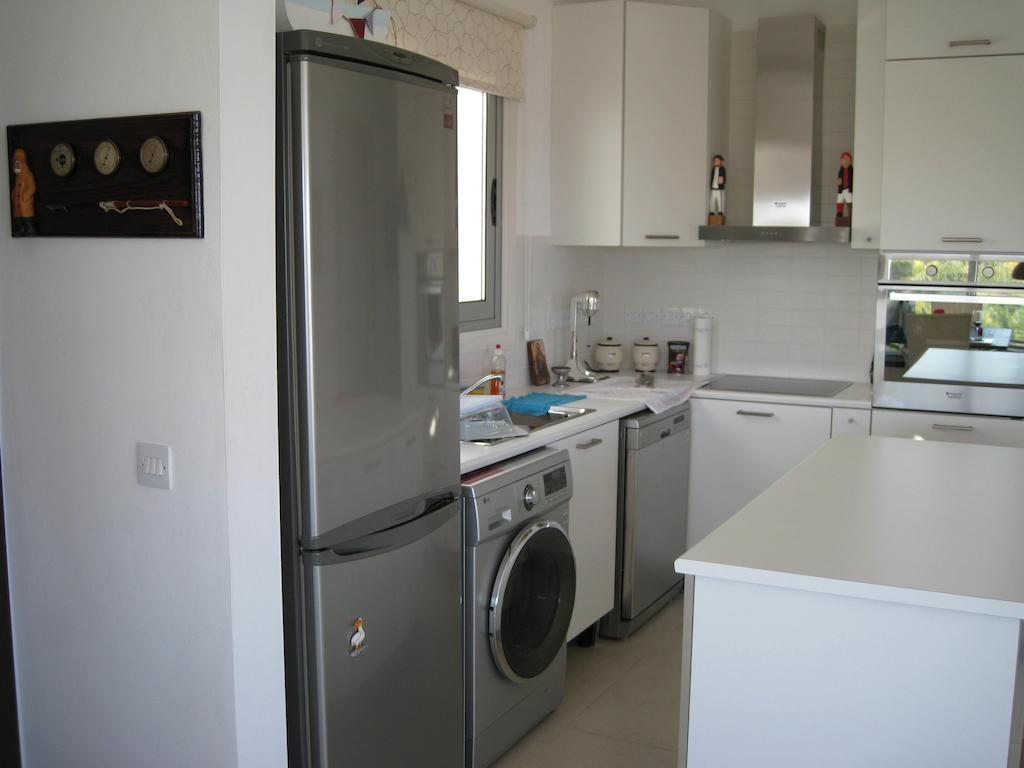 Trident Beach Apartment Protaras Buitenkant foto